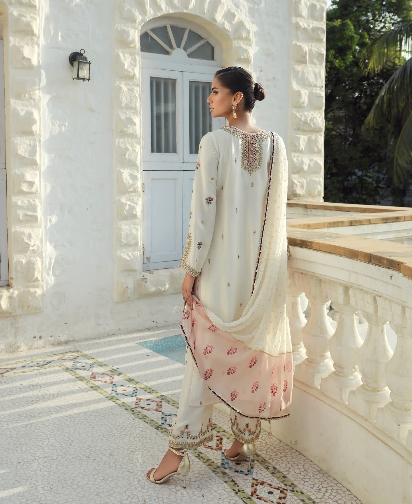 ZAYNAB – Ivory White Silk Floral Embroidered 3-Piece Suite