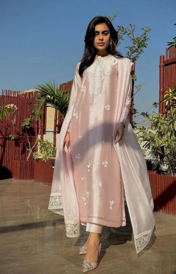 ZUNAIRA – Powder Pink Shimmer Silk 3-Piece Suite