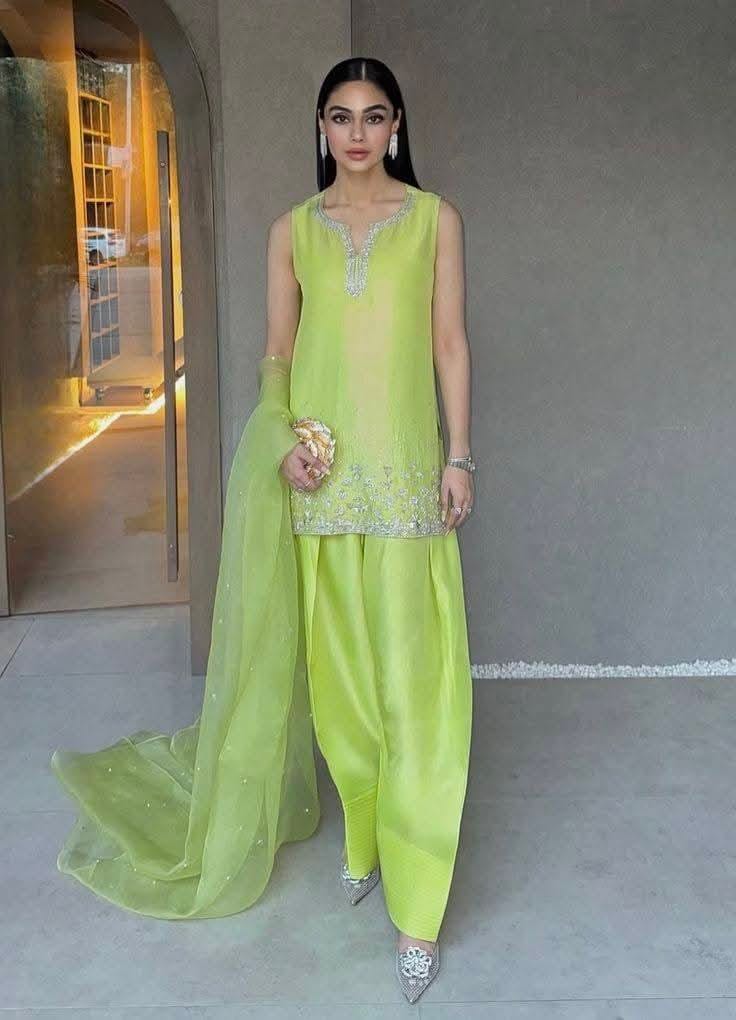ZUNASH – Lime Green Shimmer Silk 3-Piece Suite
Product Description